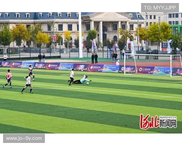 校友足球赛激情开赛 共忆青春岁月展现竞技风采